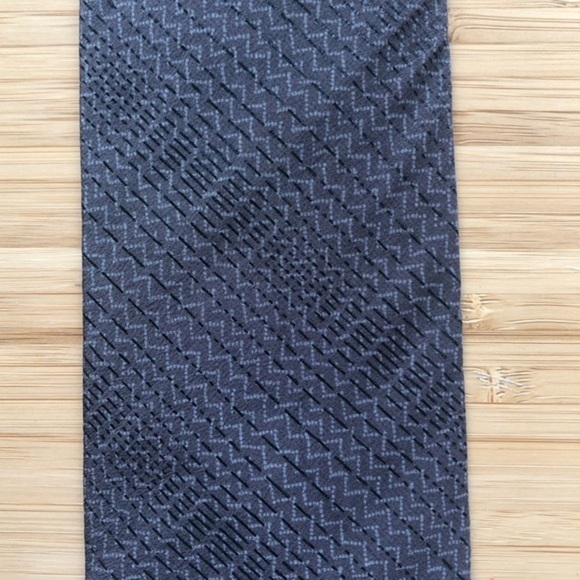 Kenneth Cole Silk Tie In Dark Gray - Picture 5 of 6
